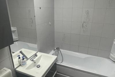 Apartament cu 2 camere decomandat în Apărătorii Patriei - 3