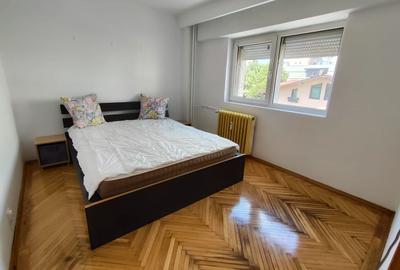 Apartament cu 3 camere decomandat, mobilat în Costin Georgian - 1