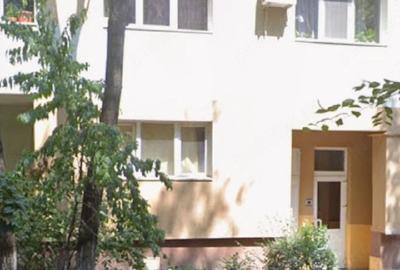 Apartament cu 3 camere decomandat în Apusului