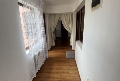 Casă cu 3 camere în 23 August