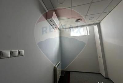 Spațiu comercial, de 120 mp, în Central