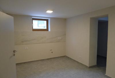 Casă cu 7 camere cu Canalizare în Cotroceni - 24