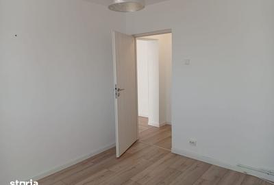 Apartament cu 3 camere semidecomandat în Central - 2