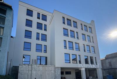 Birou, de 1,600 mp, în Central - 2