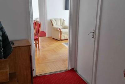 Apartament cu 3 camere semidecomandat în Gemenii - 2