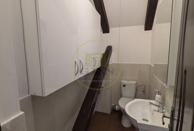 Casă cu 3 camere în Central