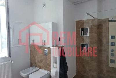 Casă cu Teren 227 Mp în Central