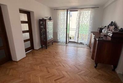 Apartament cu 3 camere semidecomandat în Andrei Mureșanu