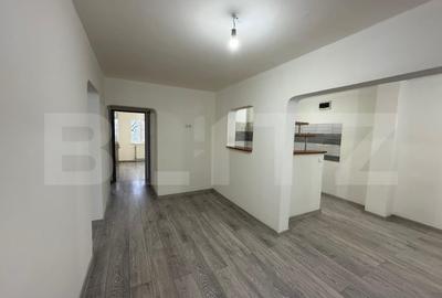 Apartament cu 4 camere decomandat în Sud