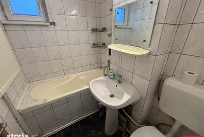 Apartament cu 3 camere semidecomandat în Bistrița Lac
