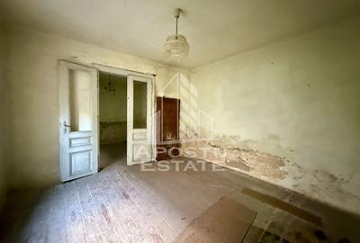 Casă cu 5 camere cu Canalizare în Traian - 3