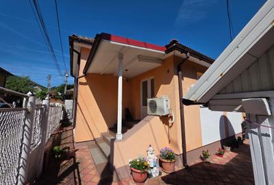 Casă cu 4 camere cu Canalizare în Călugareni - 1