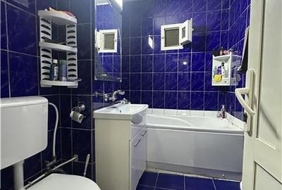Apartament cu 3 camere decomandat în Far - 12