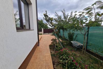 Casă cu 3 camere cu Canalizare în Est - 3