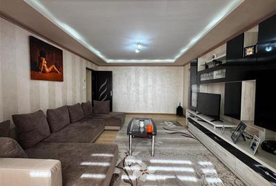 Apartament cu 3 camere semidecomandat, mobilat în Sud-Vest