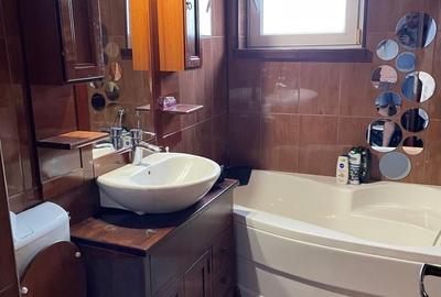 Apartament cu 3 camere în Precista