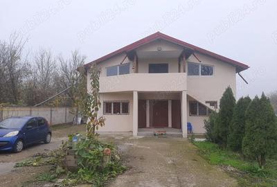 Casă cu 4 camere în Exterior Vest - 1