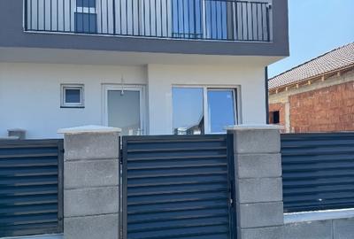 Duplex cu 5 camere cu Teren 355 Mp în Remetea Mare - 1