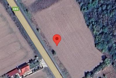 Teren de 1000 mp, în Sascut
