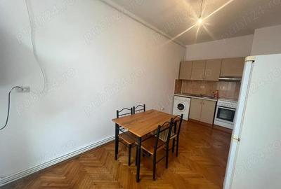 Garsonieră decomandată în Central - 8