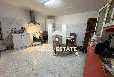 Casă cu 4 camere cu Teren 230 Mp în Telegrafului