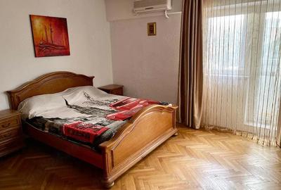 Apartament cu 3 camere decomandat în 13 Septembrie - 2