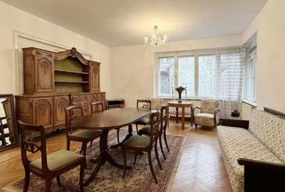 Casă cu 5 camere cu Canalizare în Central - 1