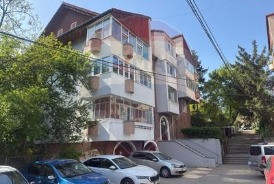 Apartament cu 4 camere decomandat, mobilat în Ultracentral