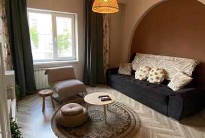 Apartament cu 2 camere semidecomandat în Universitate