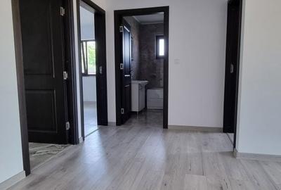 Casă cu 3 camere în Valea Adâncă