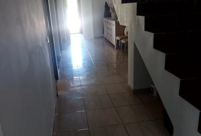 Casă individuală cu 7 camere cu Canalizare în Fundeni - 30