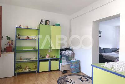 Casa de vanzare 6 camere 260 mp gradina zona foarte linistita Cisnadie - 4