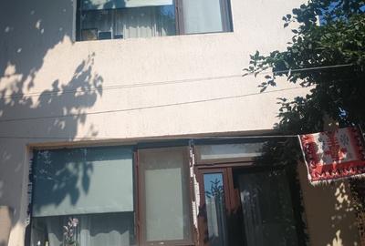 Casă cu 6 camere cu Teren 945 Mp în Central - 2