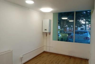 Spațiu comercial, de 35 mp, în Central - 8