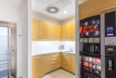 Spa?iu de birou privat pentru 3 persoane in Regus Iride Business - 1