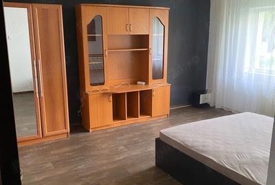 Garsonieră decomandată în 1 Decembrie - 2