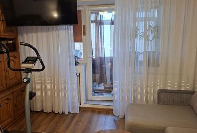 Apartament cu 2 camere semidecomandat în Craiovița Nouă - 2