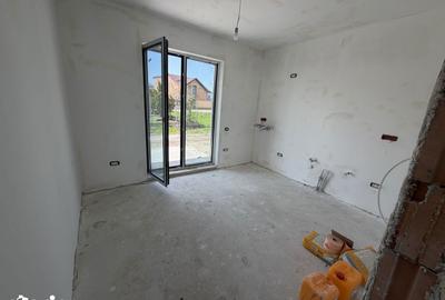 Casă cu 5 camere cu Teren 250 Mp în Central - 2