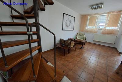 Casa/Ap.3 camere, P 1, Podul Grand la 650 euro - 1
