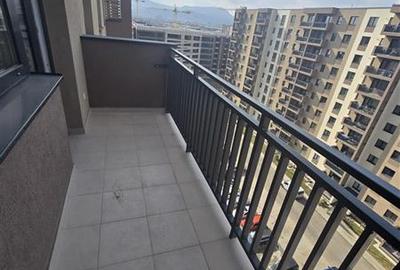 Apartament cu 3 camere decomandat în Tractorul - 7