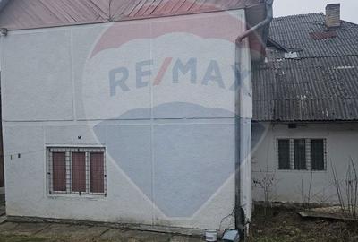 Casă cu 5 camere cu Teren 1958 Mp în Central - 9