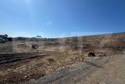 Teren de 2030 mp, în Luna
