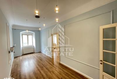 Spațiu comercial, de 63 mp, în P-ța Unirii - 1