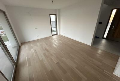 Duplex cu 4 camere cu Canalizare în Exterior Nord - 1