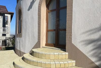 Casă cu 6 camere cu Teren 1000 Mp în Bucium