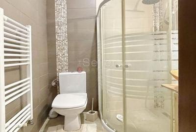 Zona Afi Mall Curte Zona Afi Mall Curte - 5