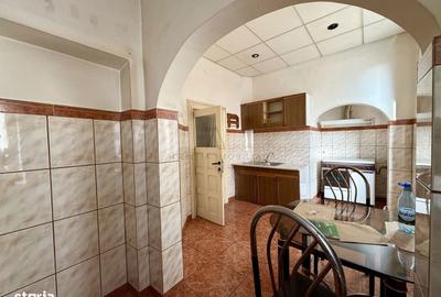 Apartament cu 3 camere decomandat în Traian