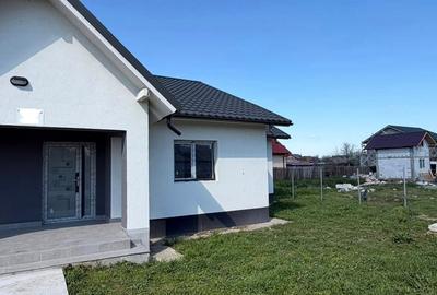 Casă individuală cu 4 camere cu Canalizare în Corbu - 1