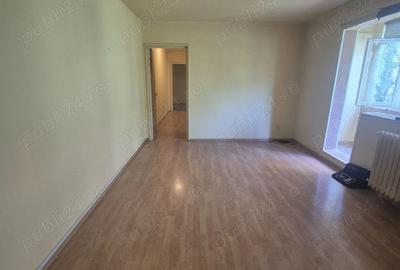 Inchiriez apartament 3 camere - 4