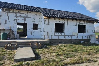 Casă cu Teren 402 Mp în Central - 7
